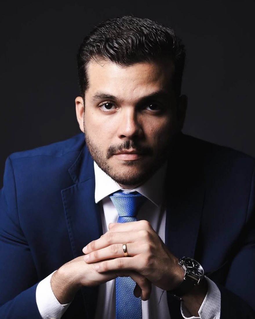 Lucas Frade, advogado.